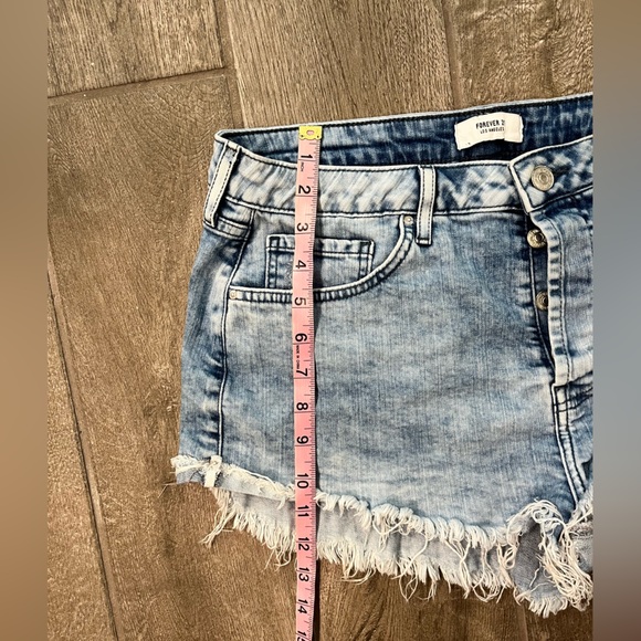Forever 21 Ripped Shorts Multiple Buttons Size US24 - Picture 7 of 7